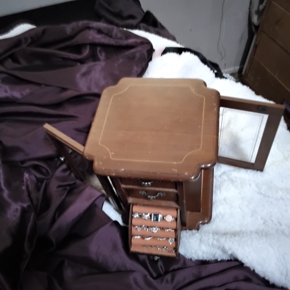 Turntable Jewelry Box - Picture 3 of 4